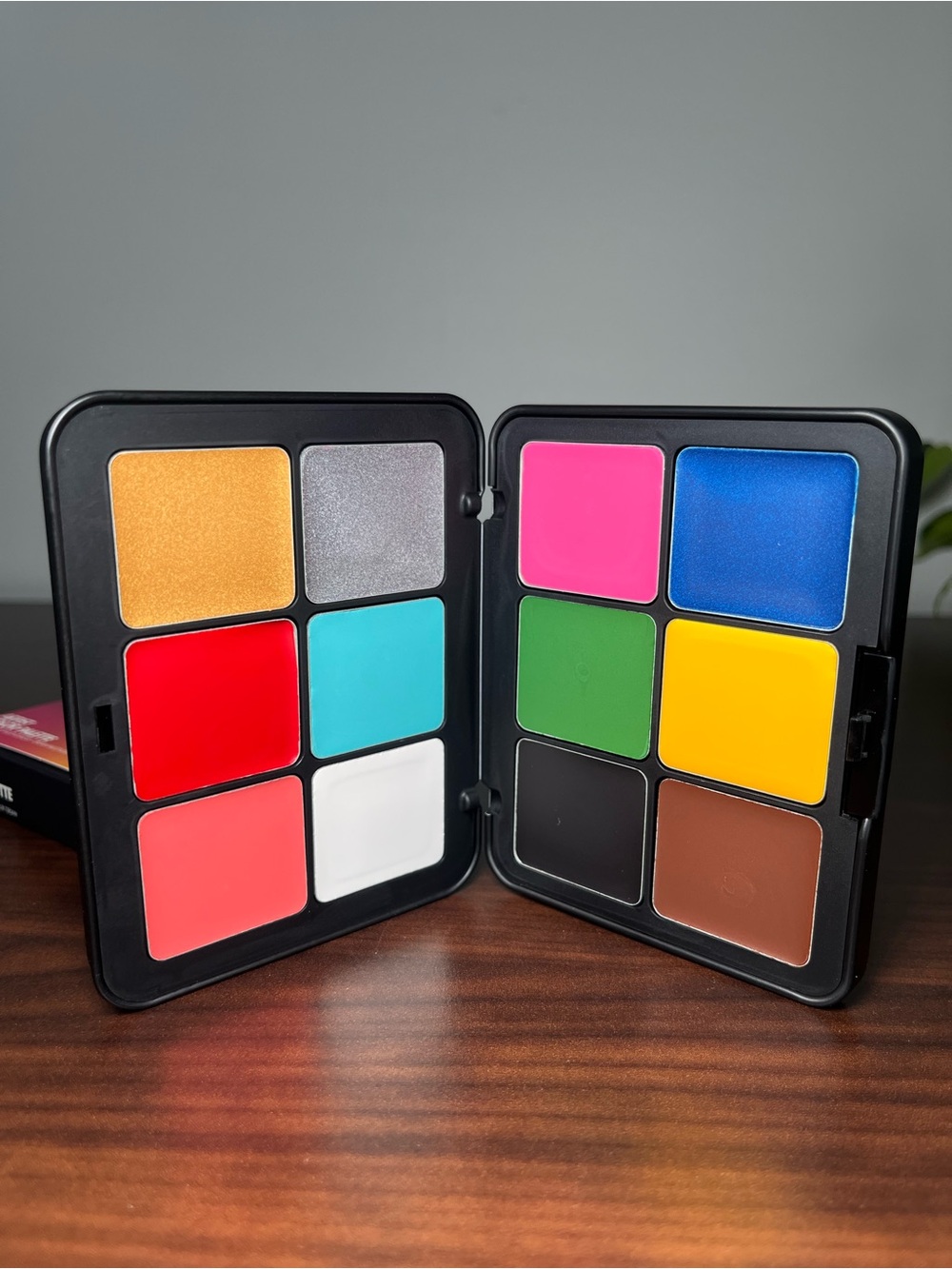 Make Up For Ever ARTIST COLOR PALETTE Multi-use Cream Palette